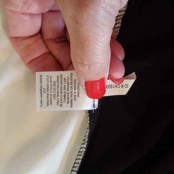 NEW YORK AND COMPANY SLEEVELESS MAXI DRESS SIZE 12. BLACK WHITE AND CORAL - Picture 6 of 6